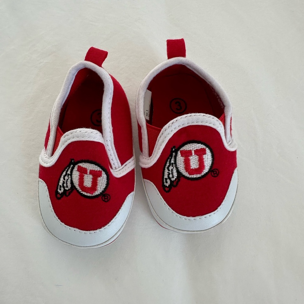 NEW University of Utah baby shoes size 3